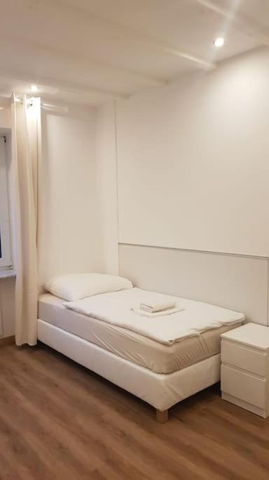 Frisch Renovierte 2-Zimmer-Wohnung Moenchengladbach Экстерьер фото